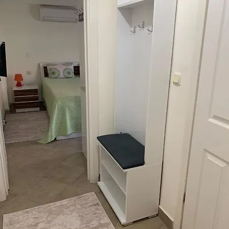 Квартира С Видом На Море И Горы Apartman